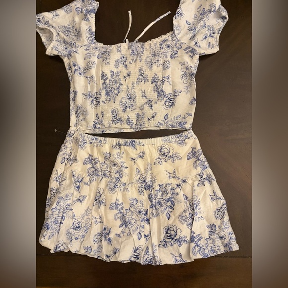 Love Tree 2 Piece Off Shoulder Balloon Skirt Floral Set - Picture 6 of 16